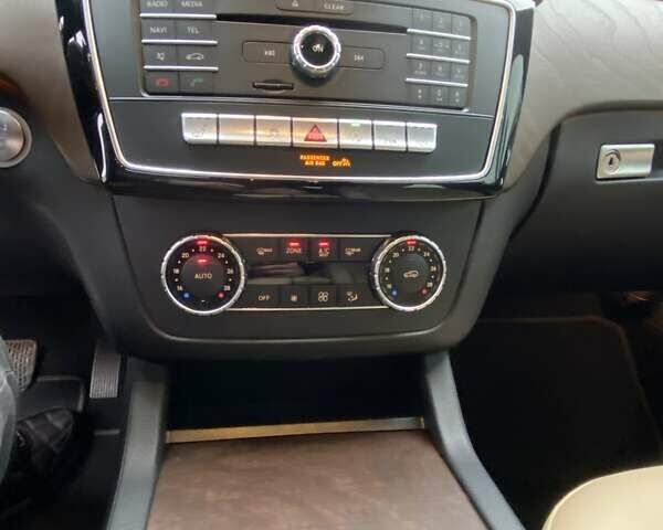 Білий Мерседес GLE-Class Coupe, об'ємом двигуна 3 л та пробігом 41 тис. км за 42550 $, фото 29 на Automoto.ua