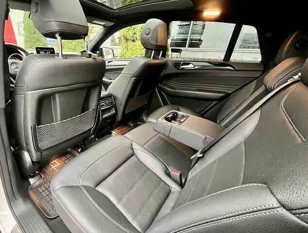 Белый Мерседес GLE-Class Coupe, объемом двигателя 2.99 л и пробегом 84 тыс. км за 47999 $, фото 26 на Automoto.ua