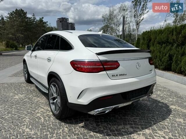 Білий Мерседес GLE-Class Coupe, об'ємом двигуна 2.99 л та пробігом 94 тис. км за 43500 $, фото 6 на Automoto.ua