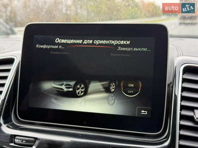 Белый Мерседес GLE-Class Coupe, объемом двигателя 3 л и пробегом 91 тыс. км за 44000 $, фото 105 на Automoto.ua