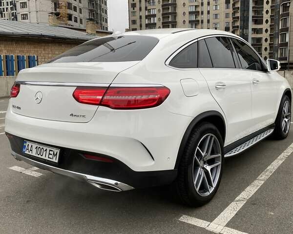 Білий Мерседес GLE-Class Coupe, об'ємом двигуна 3 л та пробігом 41 тис. км за 42550 $, фото 6 на Automoto.ua