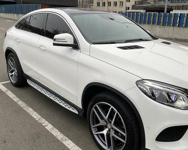 Білий Мерседес GLE-Class Coupe, об'ємом двигуна 3 л та пробігом 41 тис. км за 42550 $, фото 5 на Automoto.ua