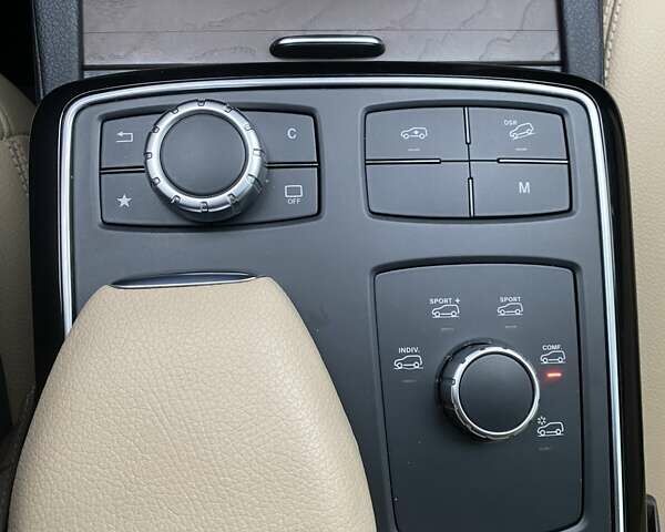 Білий Мерседес GLE-Class Coupe, об'ємом двигуна 3 л та пробігом 41 тис. км за 42550 $, фото 32 на Automoto.ua