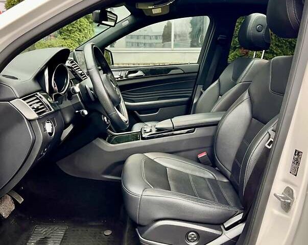 Белый Мерседес GLE-Class Coupe, объемом двигателя 2.99 л и пробегом 84 тыс. км за 47999 $, фото 22 на Automoto.ua