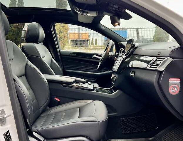 Белый Мерседес GLE-Class Coupe, объемом двигателя 2.99 л и пробегом 84 тыс. км за 47999 $, фото 49 на Automoto.ua