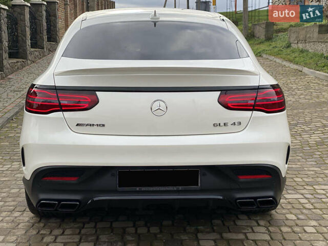 Белый Мерседес GLE-Class Coupe, объемом двигателя 3 л и пробегом 76 тыс. км за 60000 $, фото 3 на Automoto.ua