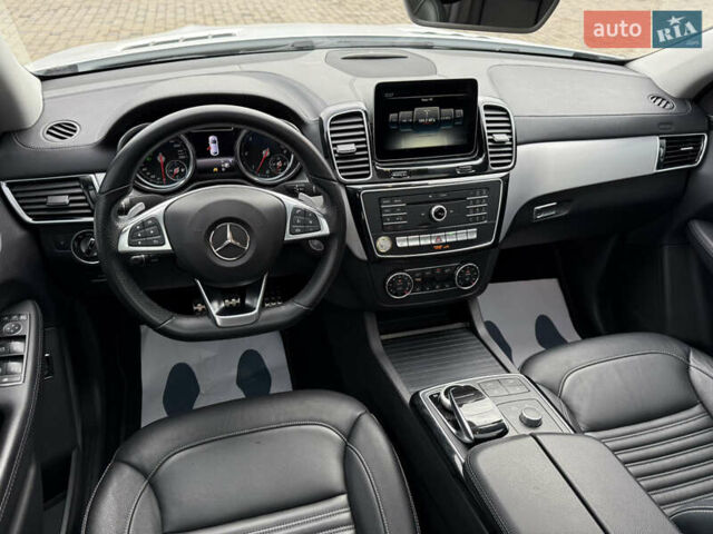 Белый Мерседес GLE-Class Coupe, объемом двигателя 3 л и пробегом 91 тыс. км за 44000 $, фото 66 на Automoto.ua