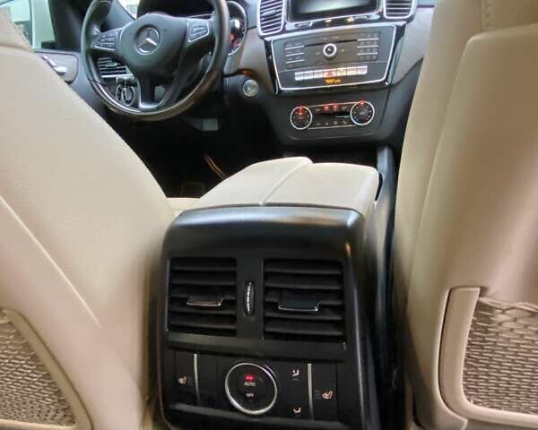 Білий Мерседес GLE-Class Coupe, об'ємом двигуна 3 л та пробігом 41 тис. км за 42550 $, фото 27 на Automoto.ua