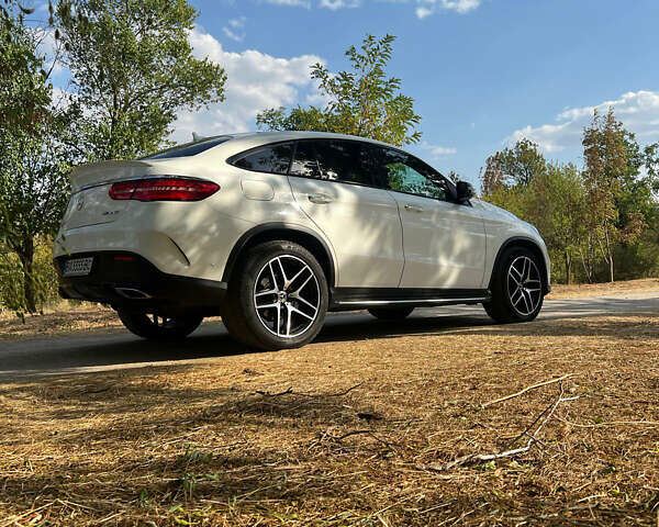 Белый Мерседес GLE-Class Coupe, объемом двигателя 3 л и пробегом 140 тыс. км за 46999 $, фото 13 на Automoto.ua