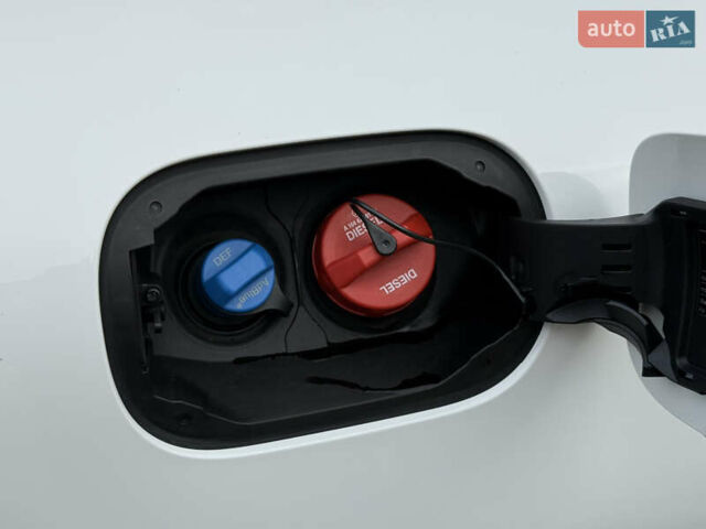 Белый Мерседес GLE-Class Coupe, объемом двигателя 3 л и пробегом 91 тыс. км за 44000 $, фото 91 на Automoto.ua