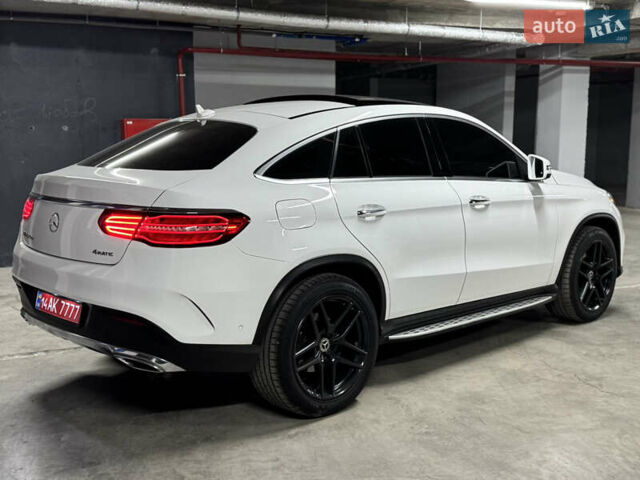 Белый Мерседес GLE-Class Coupe, объемом двигателя 2.99 л и пробегом 154 тыс. км за 42500 $, фото 3 на Automoto.ua