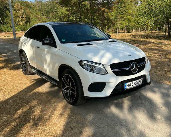 Белый Мерседес GLE-Class Coupe, объемом двигателя 3 л и пробегом 140 тыс. км за 46999 $, фото 7 на Automoto.ua