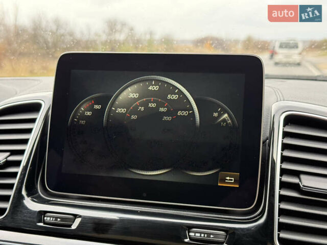 Белый Мерседес GLE-Class Coupe, объемом двигателя 3 л и пробегом 91 тыс. км за 44000 $, фото 108 на Automoto.ua