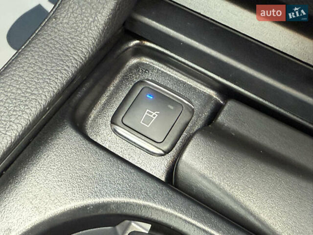 Белый Мерседес GLE-Class Coupe, объемом двигателя 2.99 л и пробегом 154 тыс. км за 42500 $, фото 39 на Automoto.ua