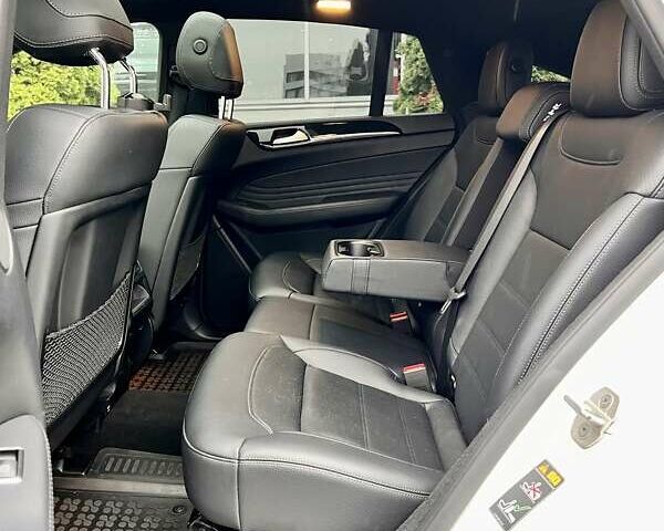 Белый Мерседес GLE-Class Coupe, объемом двигателя 2.99 л и пробегом 84 тыс. км за 47999 $, фото 27 на Automoto.ua