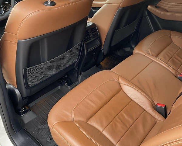 Белый Мерседес GLE-Class Coupe, объемом двигателя 3 л и пробегом 76 тыс. км за 60000 $, фото 10 на Automoto.ua