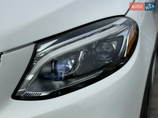 Белый Мерседес GLE-Class Coupe, объемом двигателя 3 л и пробегом 91 тыс. км за 44000 $, фото 37 на Automoto.ua