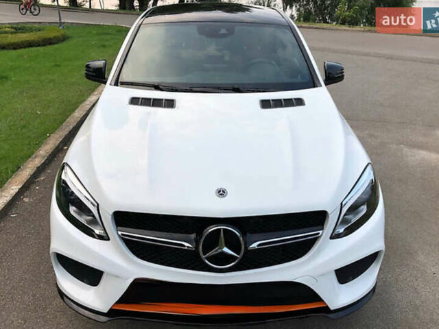 Белый Мерседес GLE-Class Coupe, объемом двигателя 3 л и пробегом 95 тыс. км за 50000 $, фото 4 на Automoto.ua