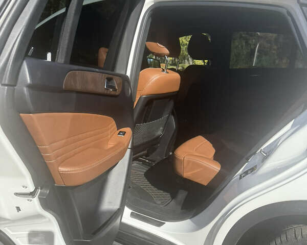 Белый Мерседес GLE-Class Coupe, объемом двигателя 3 л и пробегом 154 тыс. км за 40500 $, фото 17 на Automoto.ua