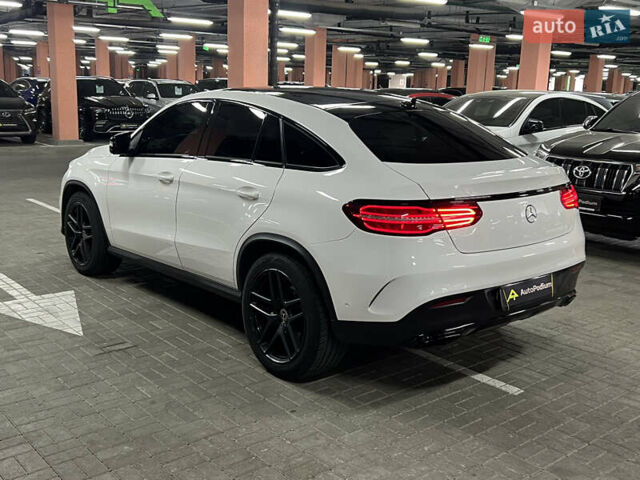 Белый Мерседес GLE-Class Coupe, объемом двигателя 2.99 л и пробегом 124 тыс. км за 47900 $, фото 12 на Automoto.ua