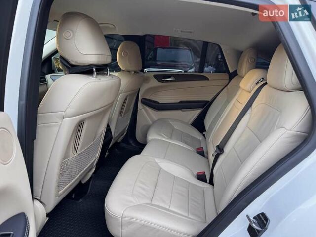 Білий Мерседес GLE-Class Coupe, об'ємом двигуна 3 л та пробігом 68 тис. км за 47900 $, фото 10 на Automoto.ua