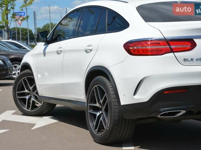 Белый Мерседес GLE-Class Coupe, объемом двигателя 3 л и пробегом 69 тыс. км за 53490 $, фото 7 на Automoto.ua