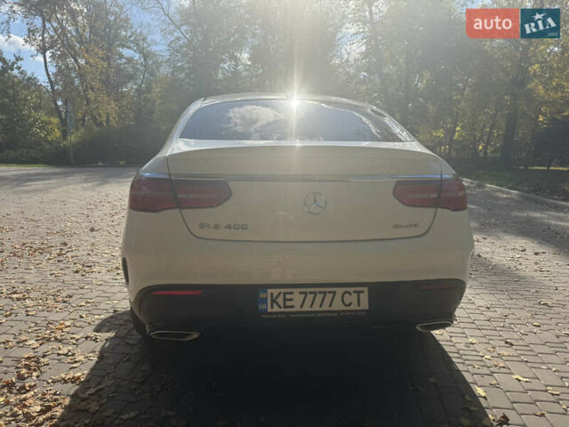Белый Мерседес GLE-Class Coupe, объемом двигателя 3 л и пробегом 154 тыс. км за 40500 $, фото 7 на Automoto.ua