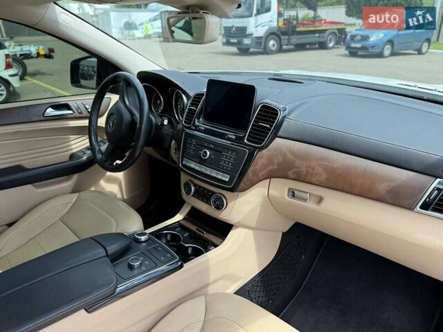 Белый Мерседес GLE-Class Coupe, объемом двигателя 2.99 л и пробегом 121 тыс. км за 43300 $, фото 21 на Automoto.ua
