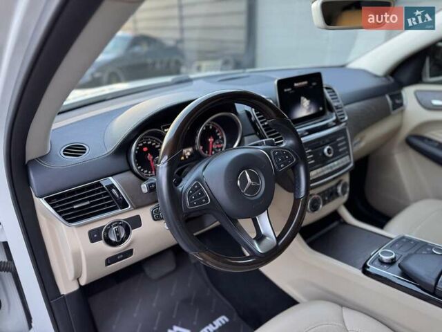 Білий Мерседес GLE-Class Coupe, об'ємом двигуна 3 л та пробігом 68 тис. км за 47900 $, фото 15 на Automoto.ua