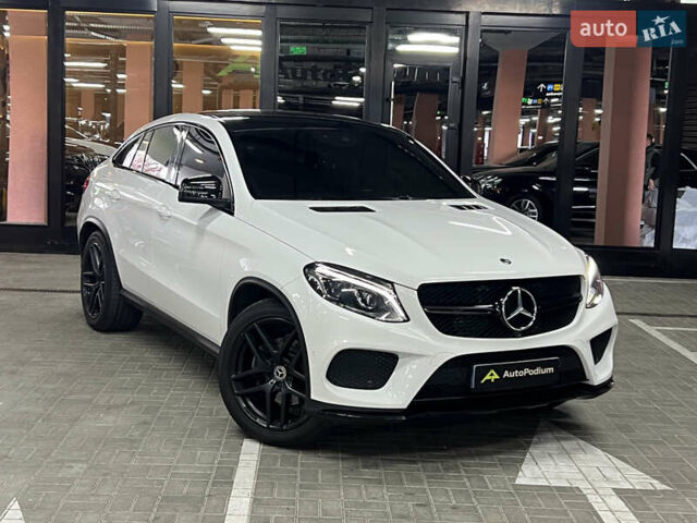 Белый Мерседес GLE-Class Coupe, объемом двигателя 2.99 л и пробегом 124 тыс. км за 47900 $, фото 1 на Automoto.ua