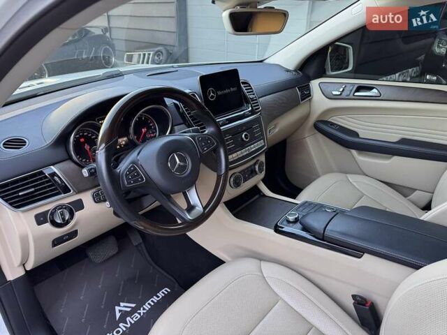 Білий Мерседес GLE-Class Coupe, об'ємом двигуна 3 л та пробігом 68 тис. км за 47900 $, фото 9 на Automoto.ua
