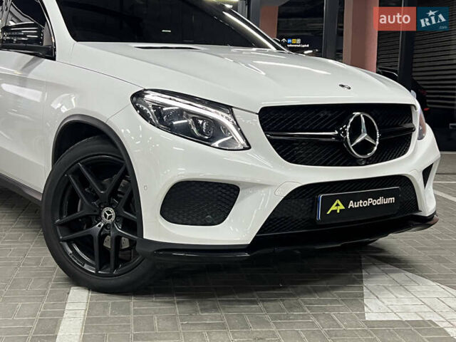 Белый Мерседес GLE-Class Coupe, объемом двигателя 2.99 л и пробегом 124 тыс. км за 47900 $, фото 3 на Automoto.ua