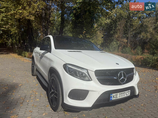 Белый Мерседес GLE-Class Coupe, объемом двигателя 3 л и пробегом 154 тыс. км за 40500 $, фото 12 на Automoto.ua