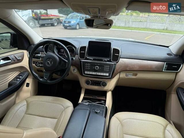 Белый Мерседес GLE-Class Coupe, объемом двигателя 2.99 л и пробегом 121 тыс. км за 43300 $, фото 13 на Automoto.ua