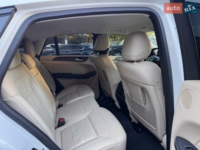 Білий Мерседес GLE-Class Coupe, об'ємом двигуна 3 л та пробігом 68 тис. км за 47900 $, фото 11 на Automoto.ua
