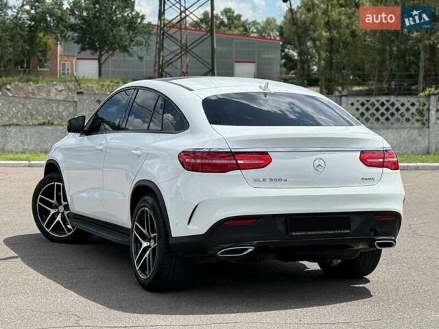 Белый Мерседес GLE-Class Coupe, объемом двигателя 2.99 л и пробегом 121 тыс. км за 43300 $, фото 7 на Automoto.ua