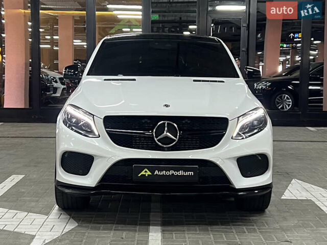 Белый Мерседес GLE-Class Coupe, объемом двигателя 2.99 л и пробегом 124 тыс. км за 47900 $, фото 6 на Automoto.ua