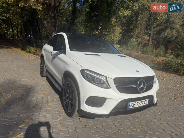 Белый Мерседес GLE-Class Coupe, объемом двигателя 3 л и пробегом 154 тыс. км за 40500 $, фото 1 на Automoto.ua