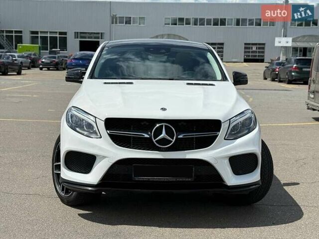Белый Мерседес GLE-Class Coupe, объемом двигателя 2.99 л и пробегом 121 тыс. км за 43300 $, фото 1 на Automoto.ua