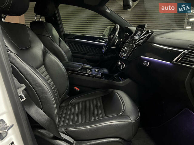 Белый Мерседес GLE-Class Coupe, объемом двигателя 2.99 л и пробегом 124 тыс. км за 47900 $, фото 35 на Automoto.ua