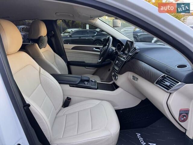 Білий Мерседес GLE-Class Coupe, об'ємом двигуна 3 л та пробігом 68 тис. км за 47900 $, фото 12 на Automoto.ua