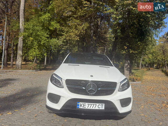 Белый Мерседес GLE-Class Coupe, объемом двигателя 3 л и пробегом 154 тыс. км за 40500 $, фото 11 на Automoto.ua