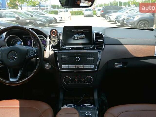 Белый Мерседес GLE-Class Coupe, объемом двигателя 3 л и пробегом 69 тыс. км за 53490 $, фото 39 на Automoto.ua