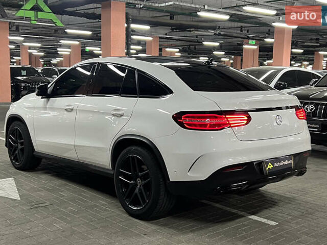 Белый Мерседес GLE-Class Coupe, объемом двигателя 2.99 л и пробегом 124 тыс. км за 47900 $, фото 11 на Automoto.ua