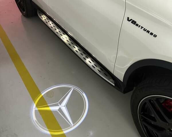 Белый Мерседес GLE-Class Coupe, объемом двигателя 5.46 л и пробегом 99 тыс. км за 65000 $, фото 9 на Automoto.ua