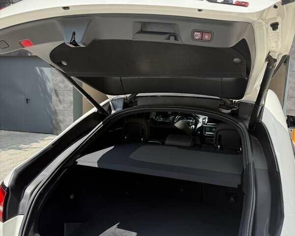 Білий Мерседес GLE-Class Coupe, об'ємом двигуна 5.46 л та пробігом 99 тис. км за 57999 $, фото 42 на Automoto.ua