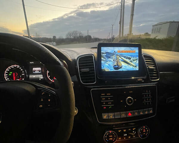 Белый Мерседес GLE-Class Coupe, объемом двигателя 5.5 л и пробегом 45 тыс. км за 77000 $, фото 9 на Automoto.ua