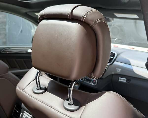 Белый Мерседес GLE-Class Coupe, объемом двигателя 5.46 л и пробегом 99 тыс. км за 65000 $, фото 27 на Automoto.ua