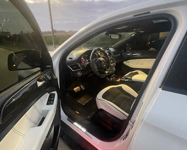 Белый Мерседес GLE-Class Coupe, объемом двигателя 5.5 л и пробегом 45 тыс. км за 77000 $, фото 8 на Automoto.ua