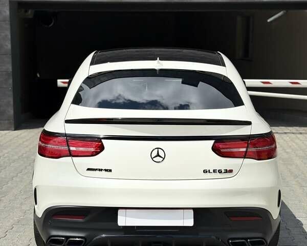 Белый Мерседес GLE-Class Coupe, объемом двигателя 5.46 л и пробегом 99 тыс. км за 65000 $, фото 10 на Automoto.ua